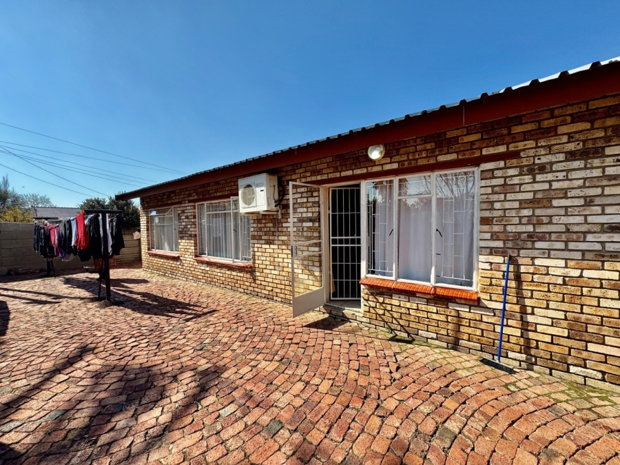 3 Bedroom Property for Sale in Potchefstroom North West